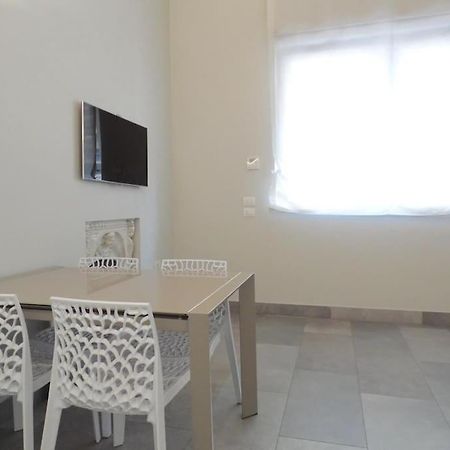 Isola Apartment Pastrengo Milan Bagian luar foto
