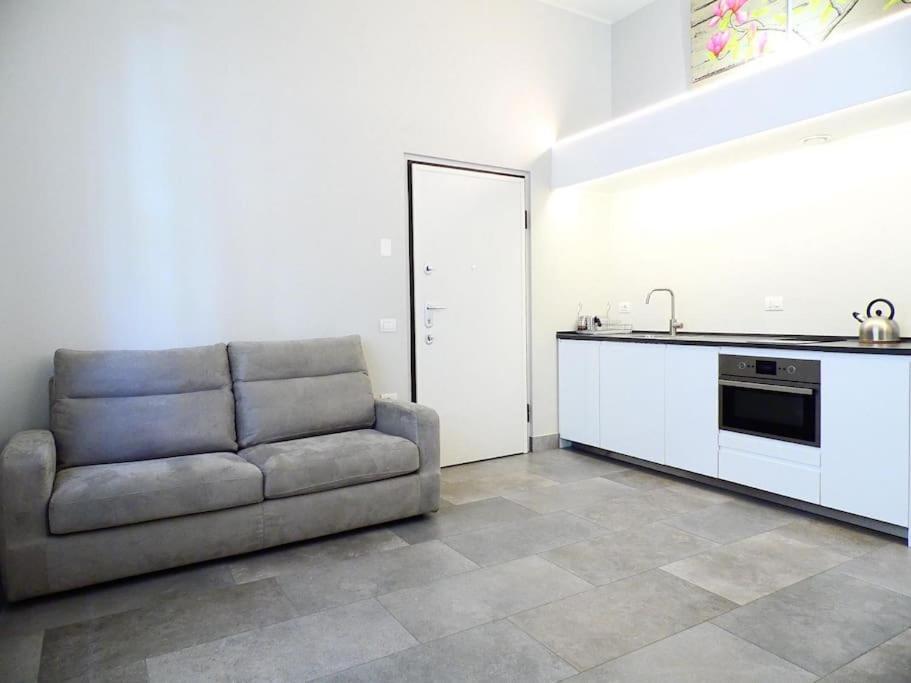 Isola Apartment Pastrengo Milan Bagian luar foto