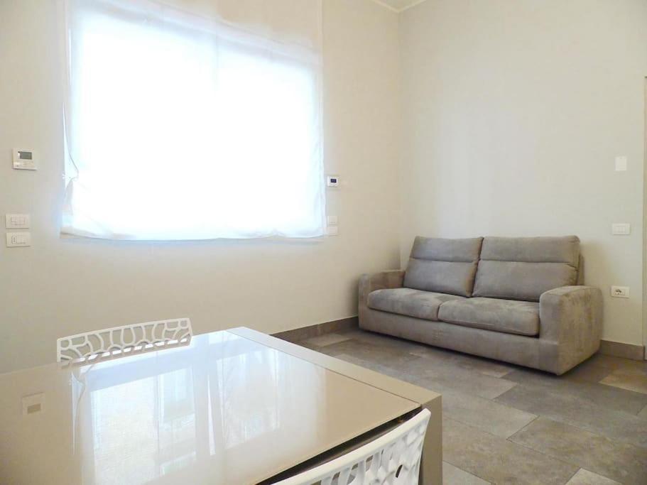 Isola Apartment Pastrengo Milan Bagian luar foto